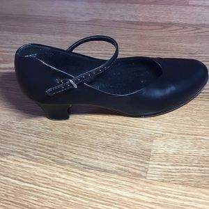 Capezio character shoes